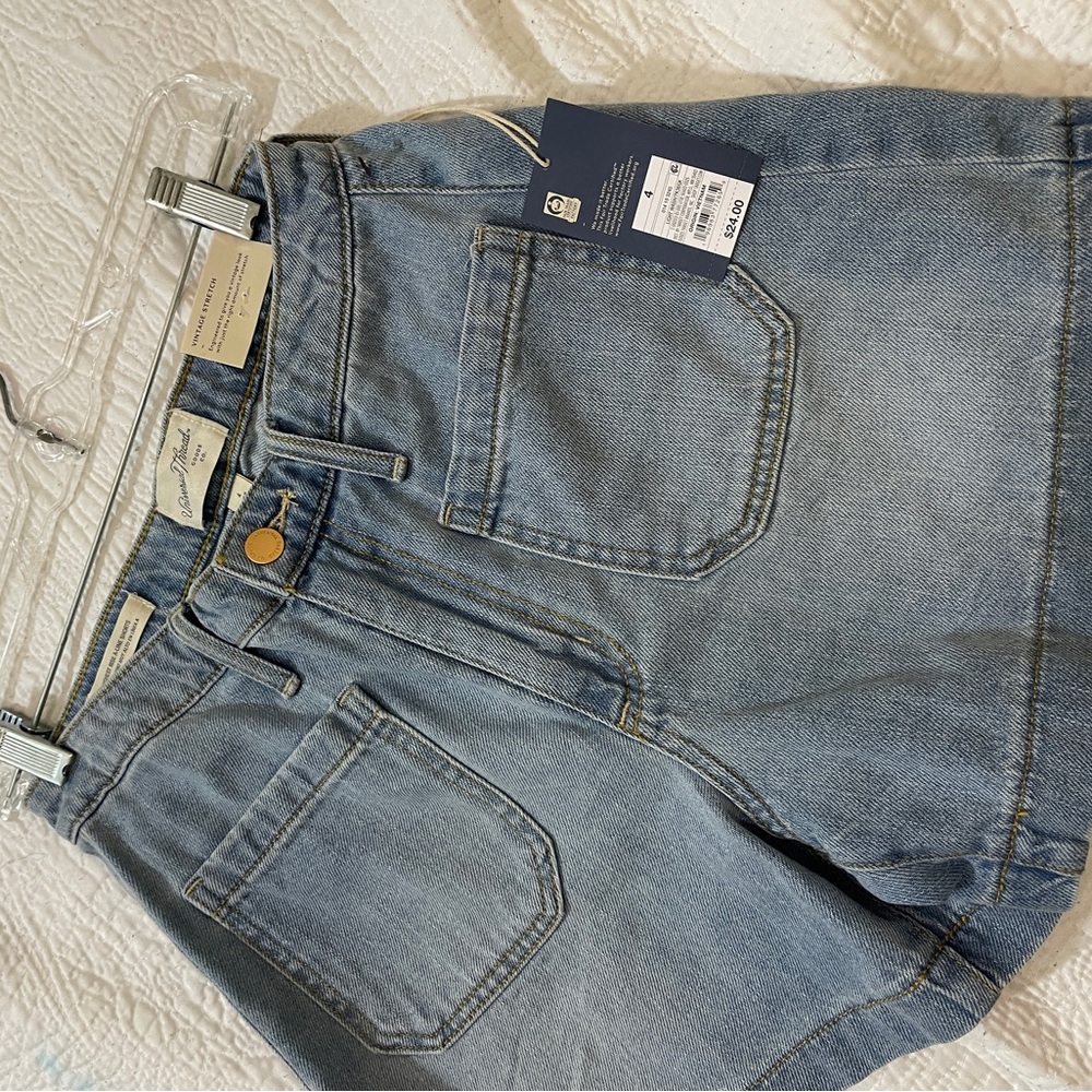 Universal Thread Shorts